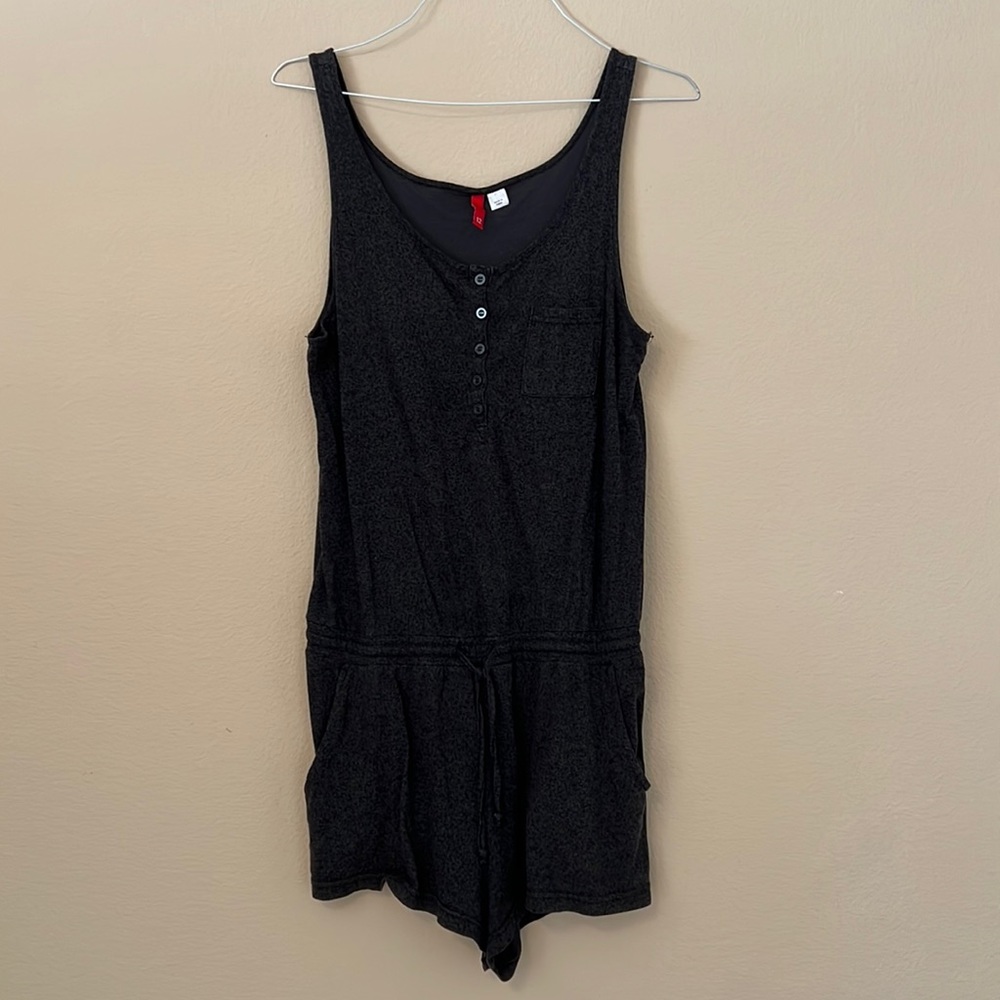 Sleeveless Gray and Black Romper